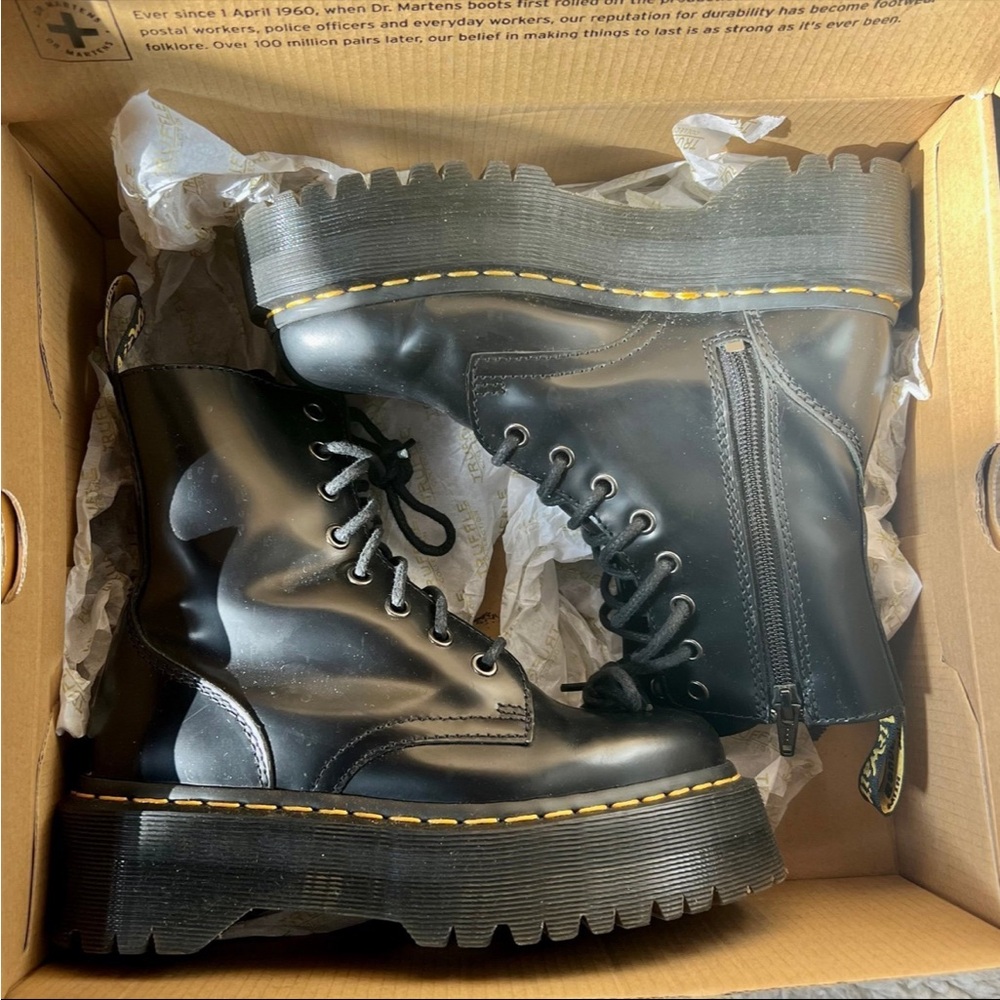 Dr. Martens Jadon Boot Smooth Leather Platforms